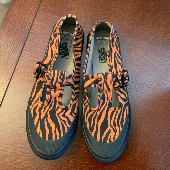 Vans Style 93 Ashley Williams Tiger Print - Picture 8 of 8